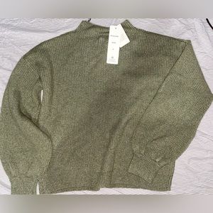 PIQUE BAY LEAF GREEN SWEATER